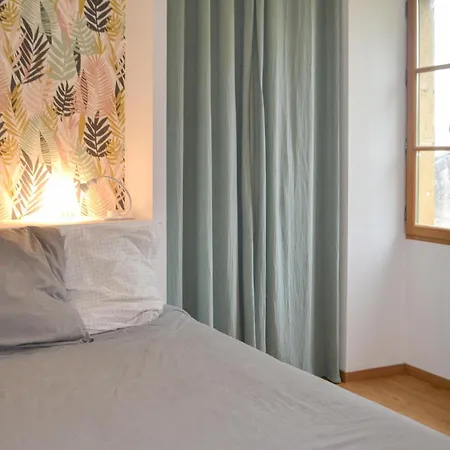 2 Bedroom Cozy In Saint-projet-saillagol *